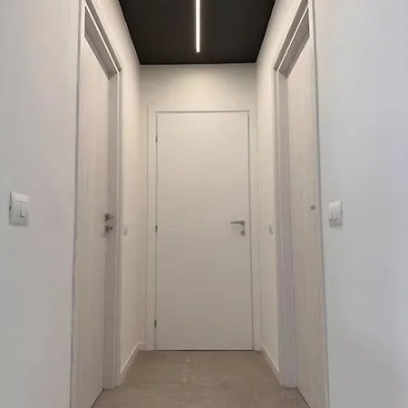 Dolce Garden - Private Parking, Self Check In Apartmán Como