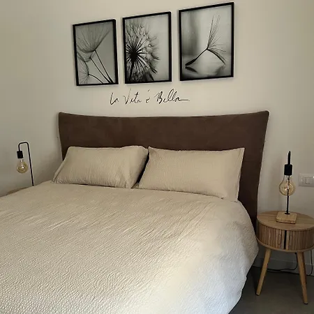 Dolce Garden - Private Parking, Self Check In Apartmán